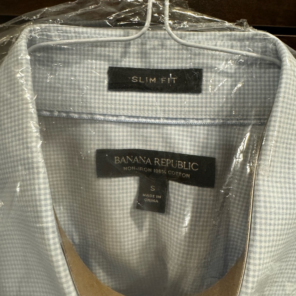 Banana Republic Men’s Shirt - Picture 2 of 3